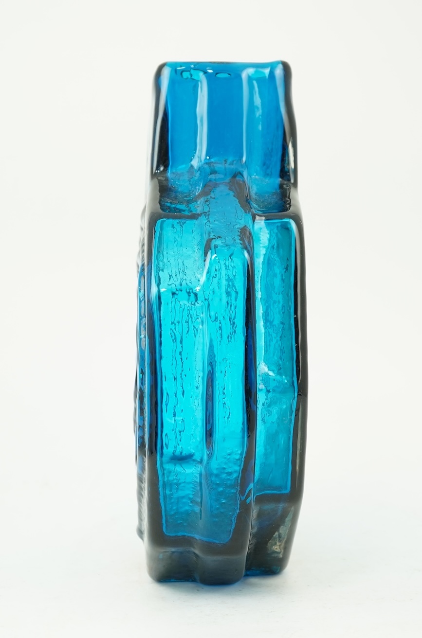 Whitefriars: A Textured range 'Banjo' vase designed by Geoffrey Baxter